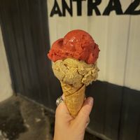 Fraise locale et pistache vegan at Parallelo in Barcelona