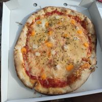 4 cheese pizza at Il Pomodoro in Molins De Rei