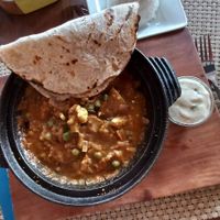 Gericht mit Blumenkohl. Recht 🌶️  vegan  at Chido Cafe in Tagbilaran