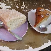 Tarta de coco y tarta de calabaza y nueces at La Qarmita in Granada