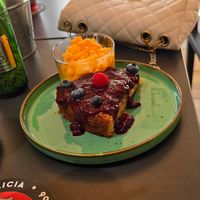 Cake with sorbet at Lovelo Coffee Ride in Orihuela Costa