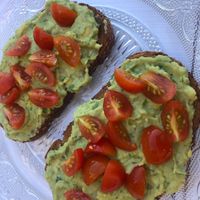 Avocado and tomato tostada 💕🌱 at Lovelo Coffee Ride in Orihuela Costa