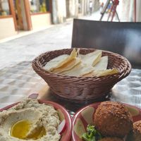 Hummus, falafel and bread at Gibran in Venice