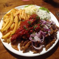 Vegan Taxiteller (Currywurst + Gyros) at Blondies in Bochum