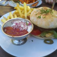 Chili Cheese Burger with Fries "spezial" at Blondies in Bochum