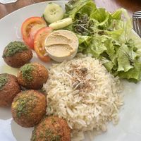 Falafel súper bueno  at Mela Canela in Sintra