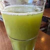 Spinach, apple, cucumber juice at Mela Canela in Sintra