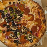 Deluxe and Hawaiian at The Winzza in Sylmar