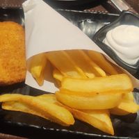 Fish n chips at Ovàl in Thessaloniki