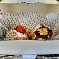 Strawberry and plum strudel at Poushe in Aeugstertal