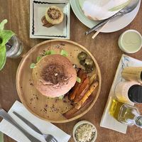 Extra cashews sauce- quinoa and falafel. Must say for this amount of quinoa 40 thb I’d too much   at Foods & Roots in Koh Phangan