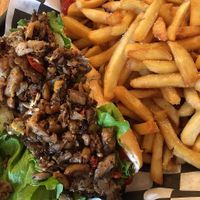 Broad Street Bully w/oyster mushrooms at Go Vegan Philly in Wilmington