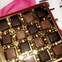 16€ for 16 chocolates at Chocopolis in Brussels