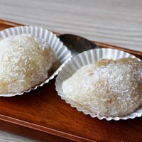 Bánh bao chỉ 
Perles de coco at Mây Bay in Vincennes