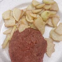 Hamburguesa heura con patatas at Carmen in Organya
