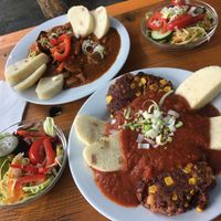 Veganes Gulasch und Linsenbratlinge mit Knödeln at Gasthof Zur Sägemühle in Hiltpoltstein