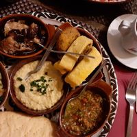 Vegan sampler (hummus instead of yoghurt) at Africa Experience in Venice