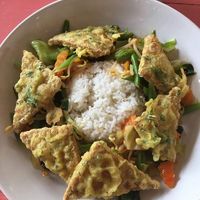 Tempe mendoan with vegetarian and rice (vegan) at Baliku in Ubud