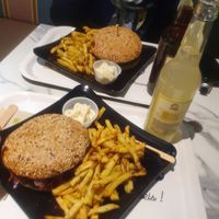 Spicy Bean burger and Shiitake burger at Copper Branch - Frères Orban in Brussels