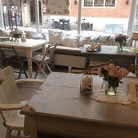 Seating at Gelateria Arte Bio in Muenster