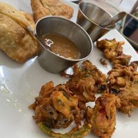 Samosa and Pakoras 😍 at Jonny's Dhaba in Mallorca