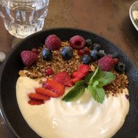 Granola mit Soja Joghurt  at Dankbar Kaffee in Leipzig