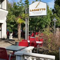 Outdoor seating at Laghetto in Wil
