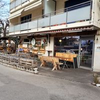 Exterior (in winter) at Zoo Burger - L'Elysée in Lausanne