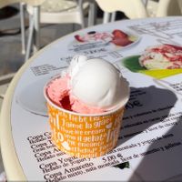 Lemon & strawberry  at Heladería Italiana Chambi in Murcia