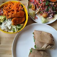 Ensalada buffalo, fish tacos y sandwiches de huevo.   at Veggie Grill by Next Level in Cambridge