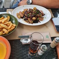 Salsicia mit Bratkartoffeln at La Cucina Verde in Friedrichsthal