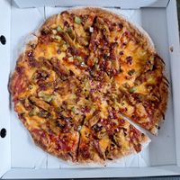 Vegan chicken pizza at Kingslize Pizza in Aalst