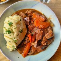 Guinness stew with mashed potatoes at Greens & Co in Galway