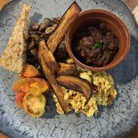 The vegan fry with homemade beans and aubergine “bacon”! So yummy  at Greens & Co in Galway