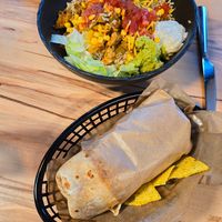 Tofu Burrito & Planted Bowl at Runder Store in Brig