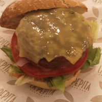Hamburguesa vegana de La Pepita at La Pepita Burger Bar in Lugo