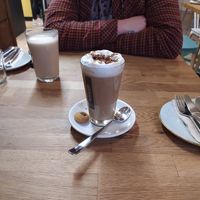Caramel latte and protein shake at Élelem Etterem in Budapest