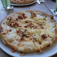 Vegan pizza at Don Pepe in Budapest