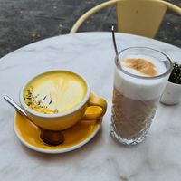 Turmeric latte and regular latte at Sunny Side Up - Westend in Frankfurt