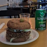 Super Mario burger. Cogumelos (claro, né!) e cebola caramelizada at Animalia Vegan e Bar in Sao Paulo