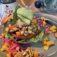 Bagel met hummus, tomaat en avocado had aubergine en kikkererwten… maar wel lekker at Pier 7 in Vlissingen