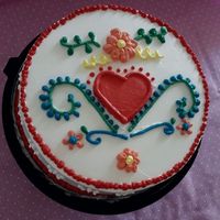 Large customized vanilla flavoured cake at Yvitta in Merida