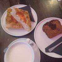 Foccacia, banana bread, chai latte at Rebelbean Vlněna in Brno