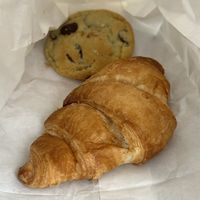 Croissant, Chocolate chip cookie 6,70€  at Mica Coffeebar in Haarlem