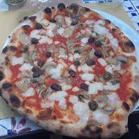 Amazing pizza at Pizzeria Donna Stella in Amalfi