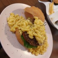 Mac and Cheese Burger at Yeungsang's Kitchen - 영상총각의키친 in Seoul