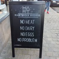 Sign in front of the restaurant at HART in Antwerpen