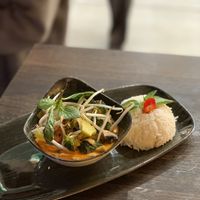 Thai red curry with veggies at Kaimug - Fünf Höfe in Munich