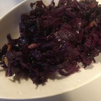 Red cabbage with pinenuts  at Mascha Parpaja in Canosio