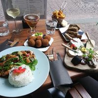 shrimp, bitterballen, fries, THE VEGAN CHEESE OMG at New Vegas in Haarlem